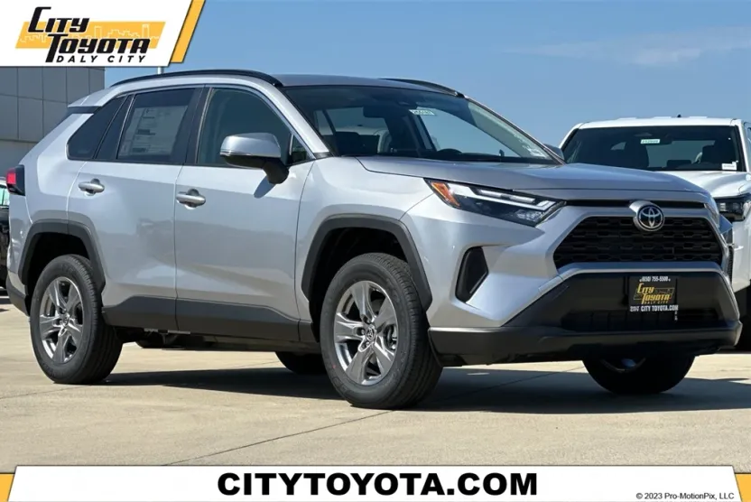 2025 Toyota RAV4 XLE photo 1