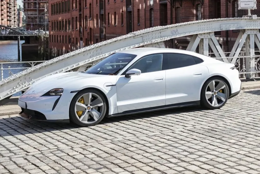 2022 Porsche Taycan GTS photo 1