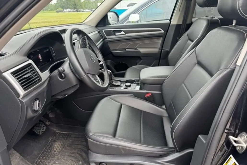 2023 Volkswagen Atlas V6 SE Technology photo 1