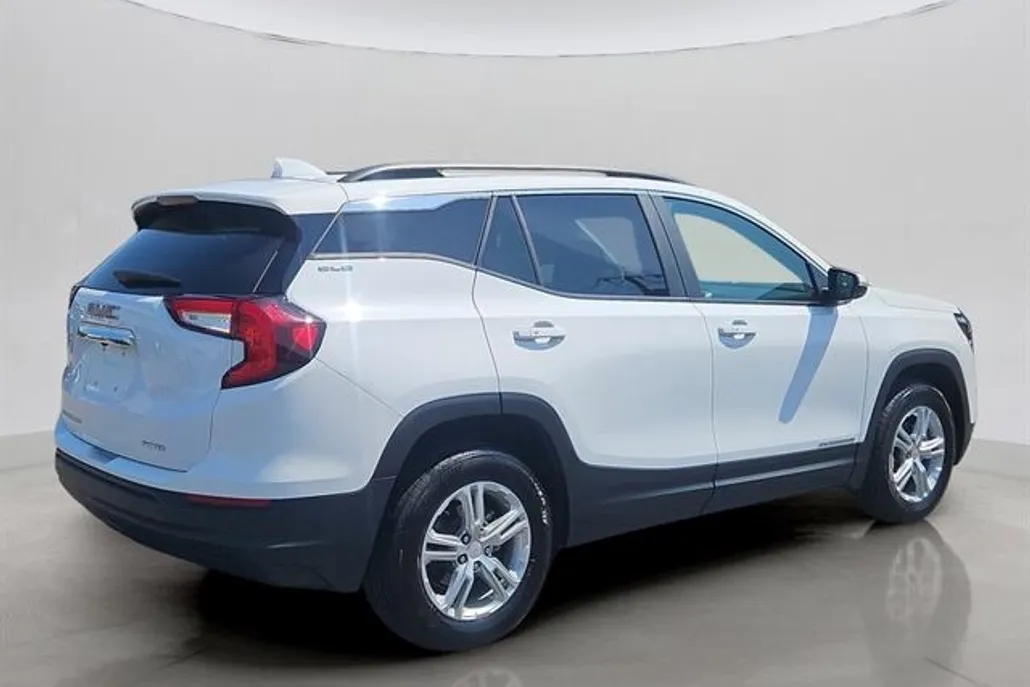2023 Gmc Terrain SLE photo 1