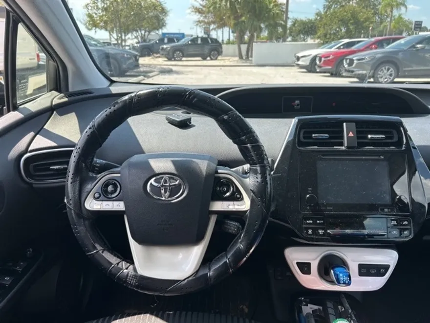 2017 Toyota Prius Prime Plus photo 1