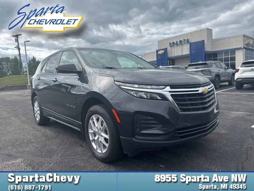 2022 Chevrolet Equinox LS photo 1