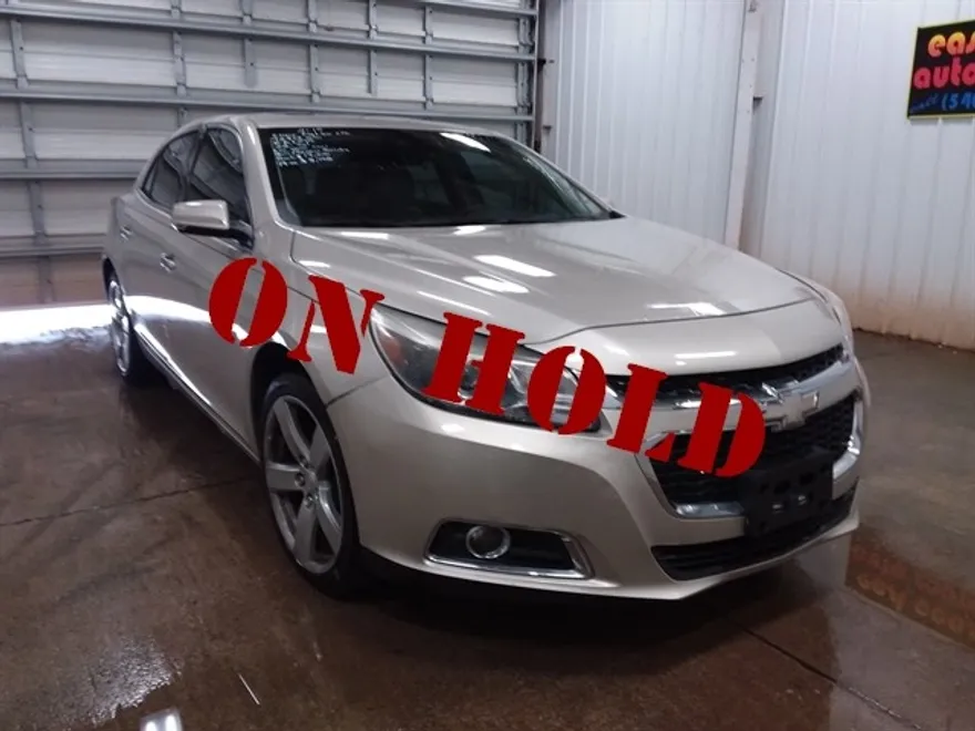 2015 Chevrolet Malibu LTZ photo 1