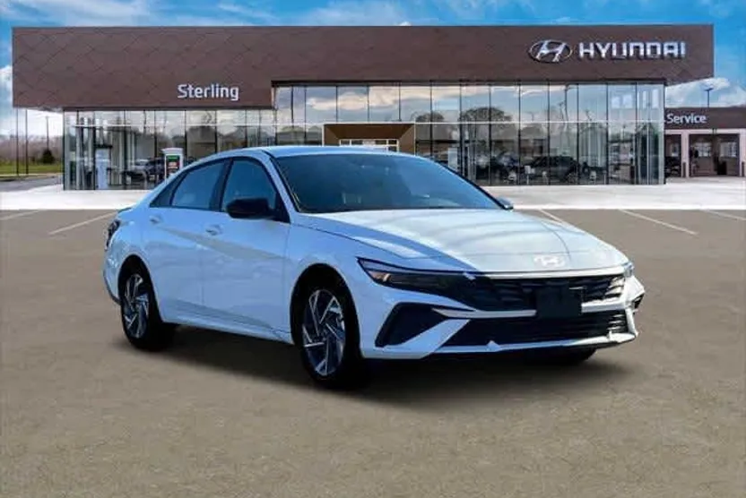 2025 Hyundai Elantra SEL Sport photo 1
