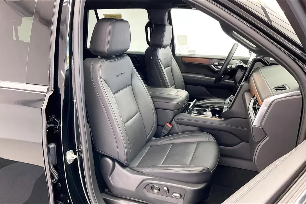 2025 Gmc Yukon Denali photo 1