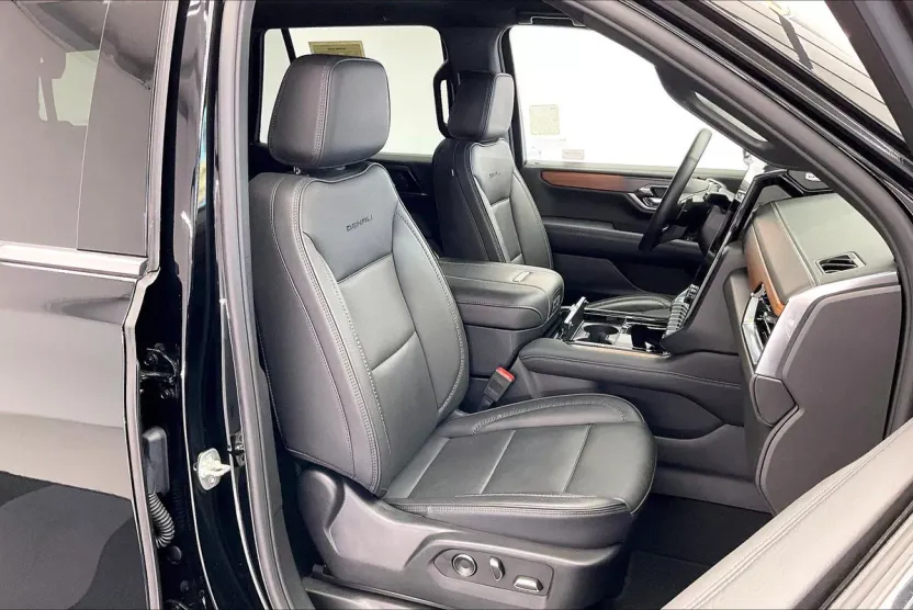 2025 Gmc Yukon Denali photo 1