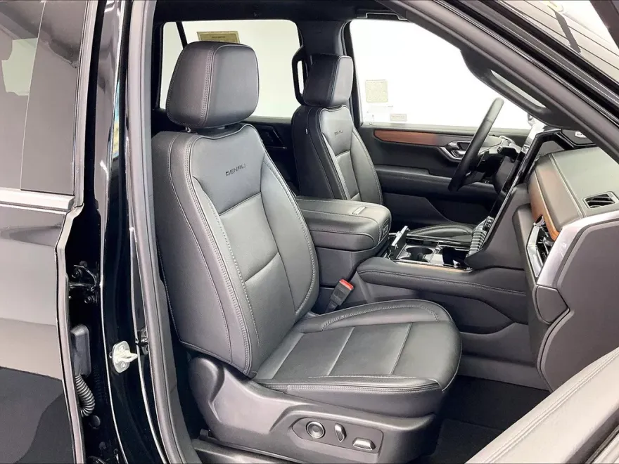 2025 Gmc Yukon Denali photo 1