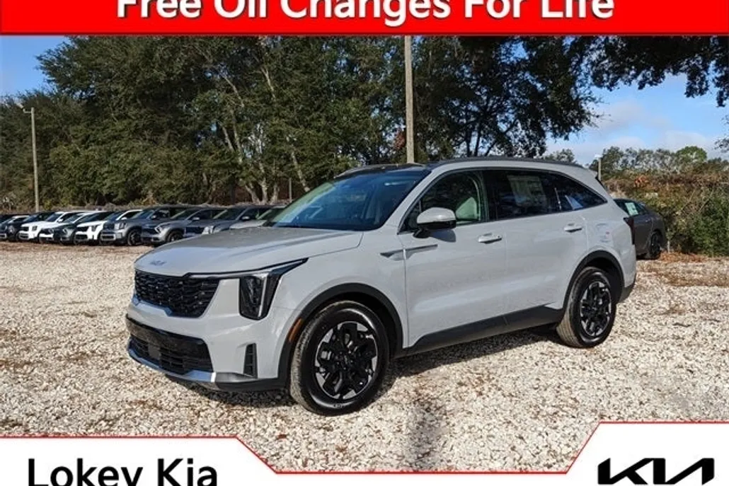 2025 Kia Sorento S photo 1