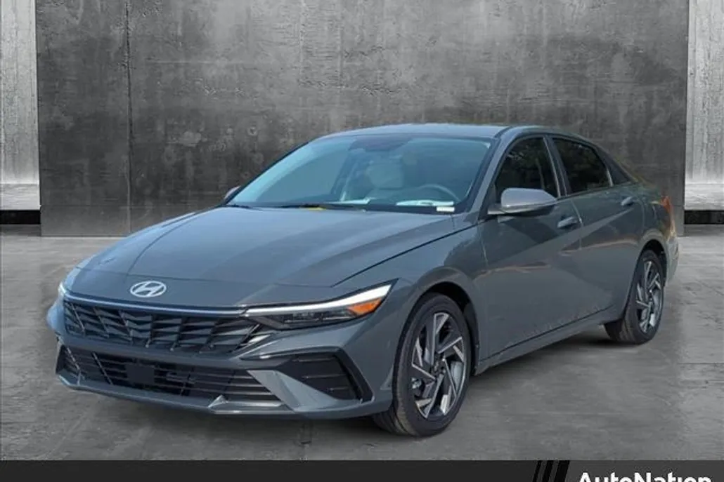 2025 Hyundai Elantra Limited photo 1
