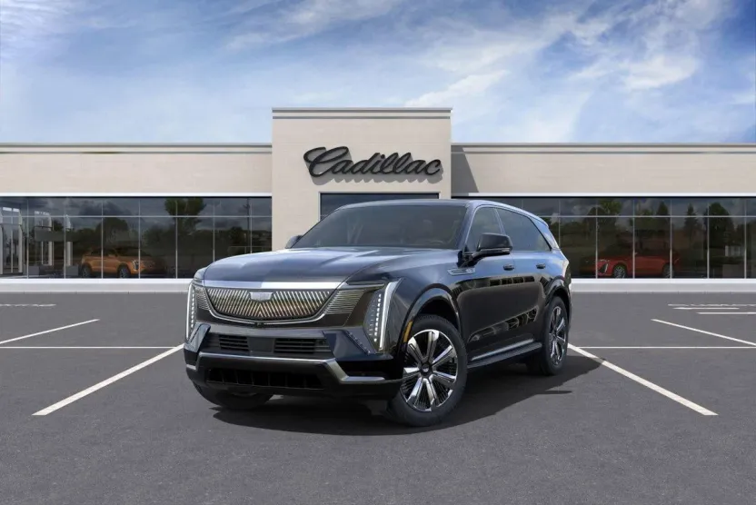 2025 Cadillac Escalade IQ Luxury photo 1