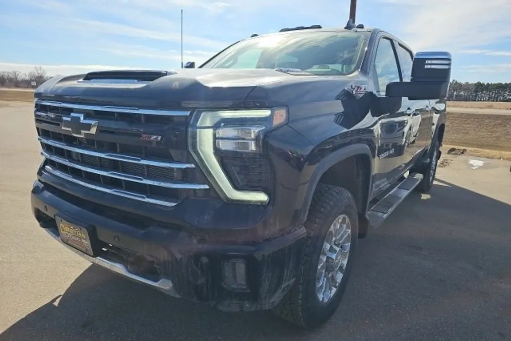 2025 Chevrolet Silverado 3500HD LTZ photo 1