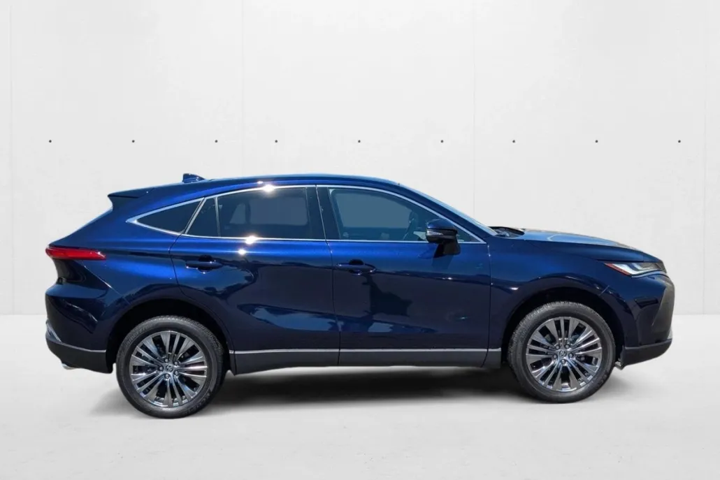2023 Toyota Venza Limited photo 1