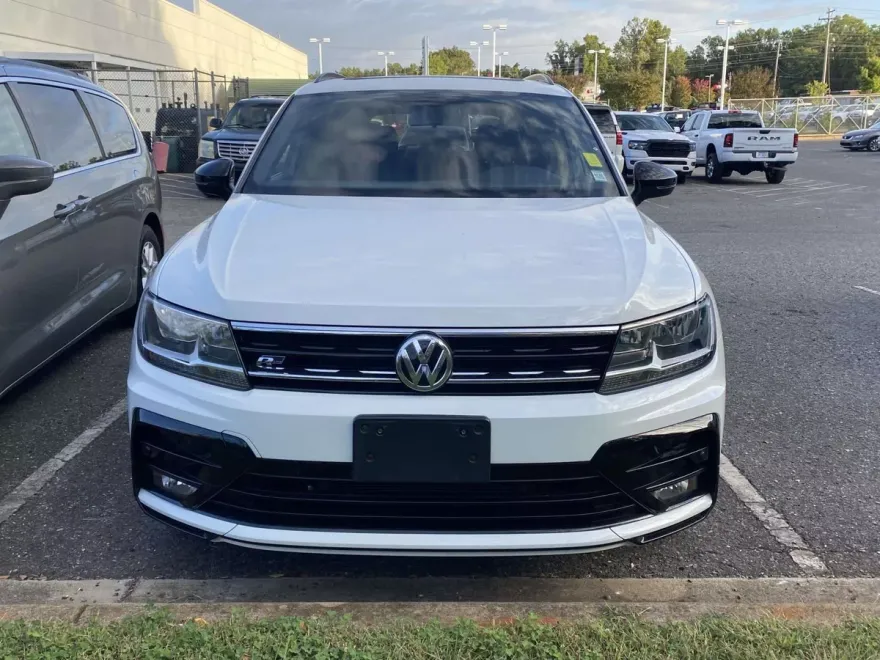 2021 Volkswagen Tiguan SE R-Line Black photo 1