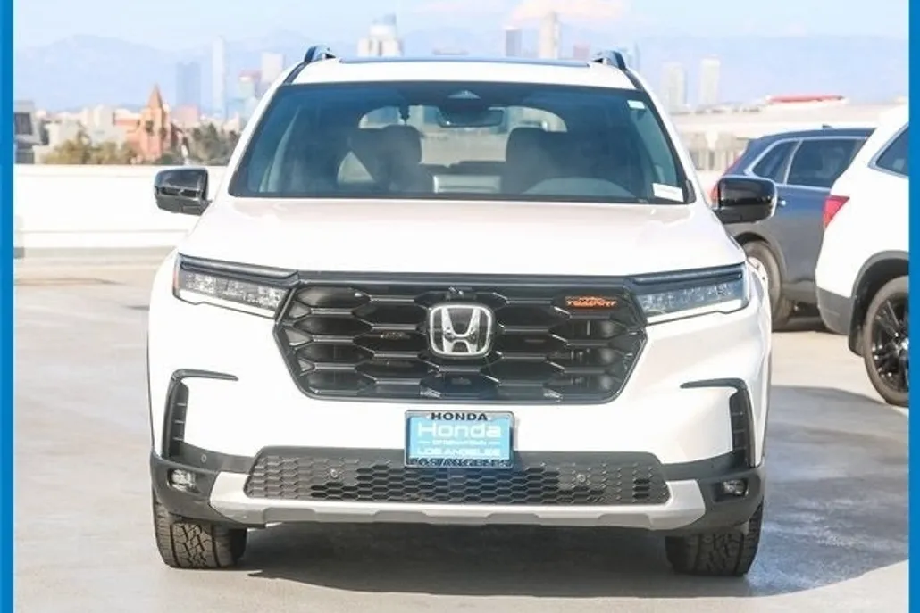2024 Honda Pilot TrailSport photo 1