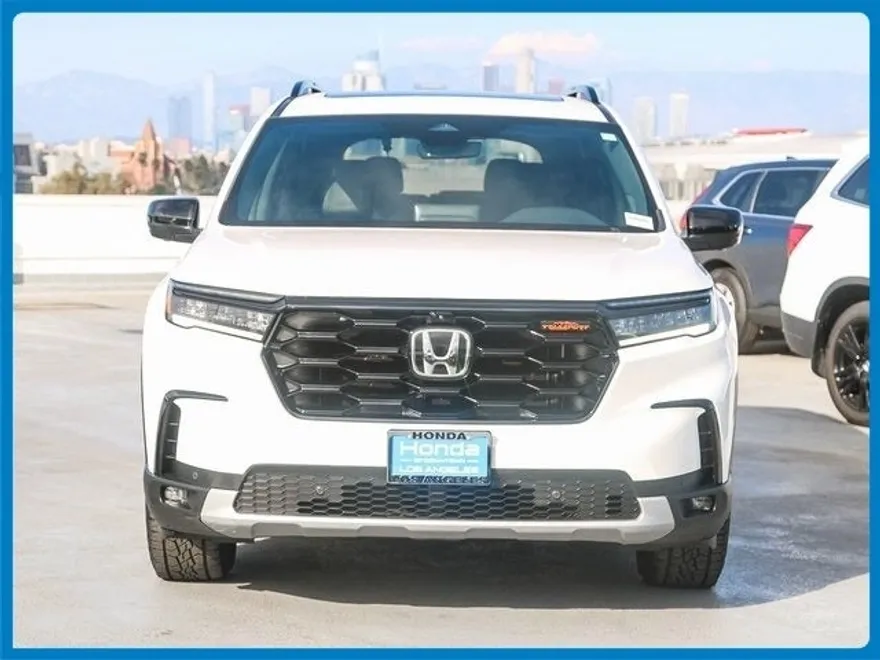 2024 Honda Pilot TrailSport photo 1