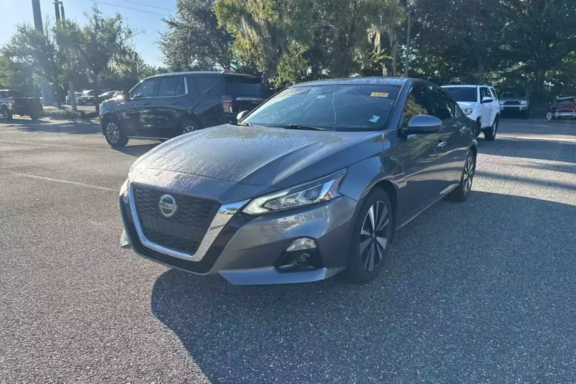 2019 Nissan Altima 2.5 SV photo 1