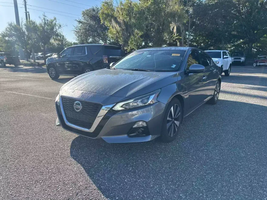 2019 Nissan Altima 2.5 SV photo 1