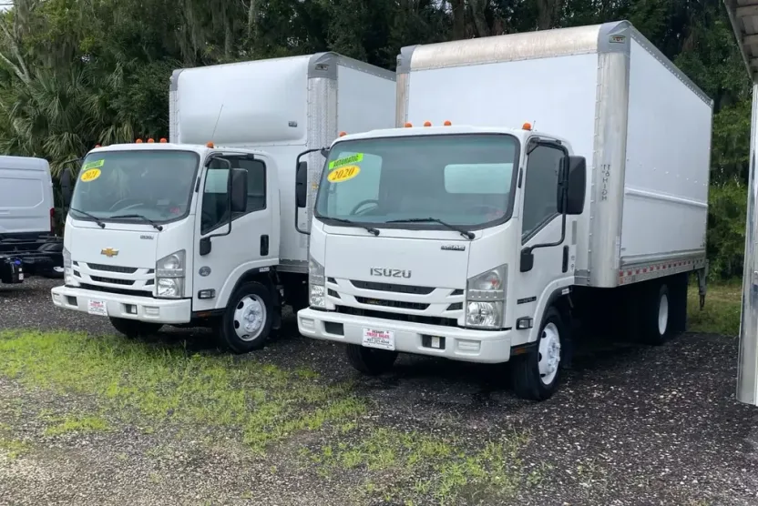 2020 Isuzu NPR photo 1