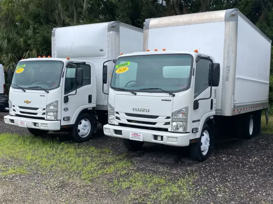 2020 Isuzu NPR photo 1