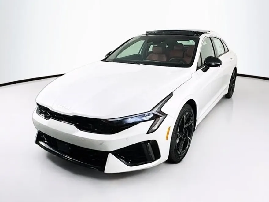2025 Kia K5 GT-Line photo 1