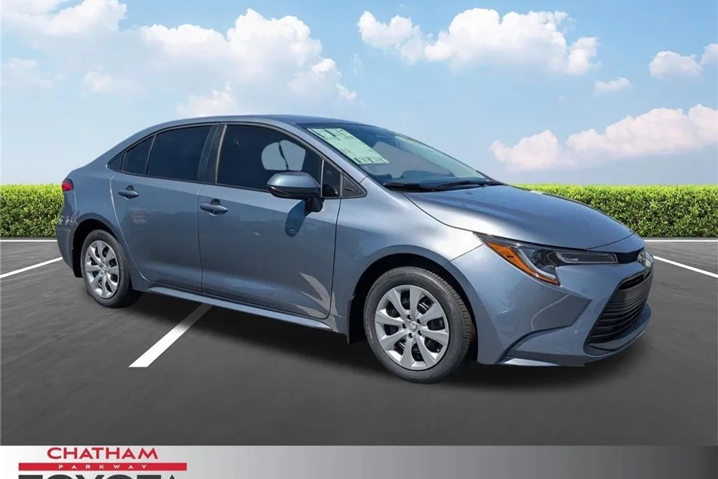 2025 Toyota Corolla LE photo 1