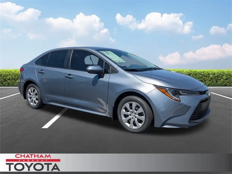 2025 Toyota Corolla LE photo 1