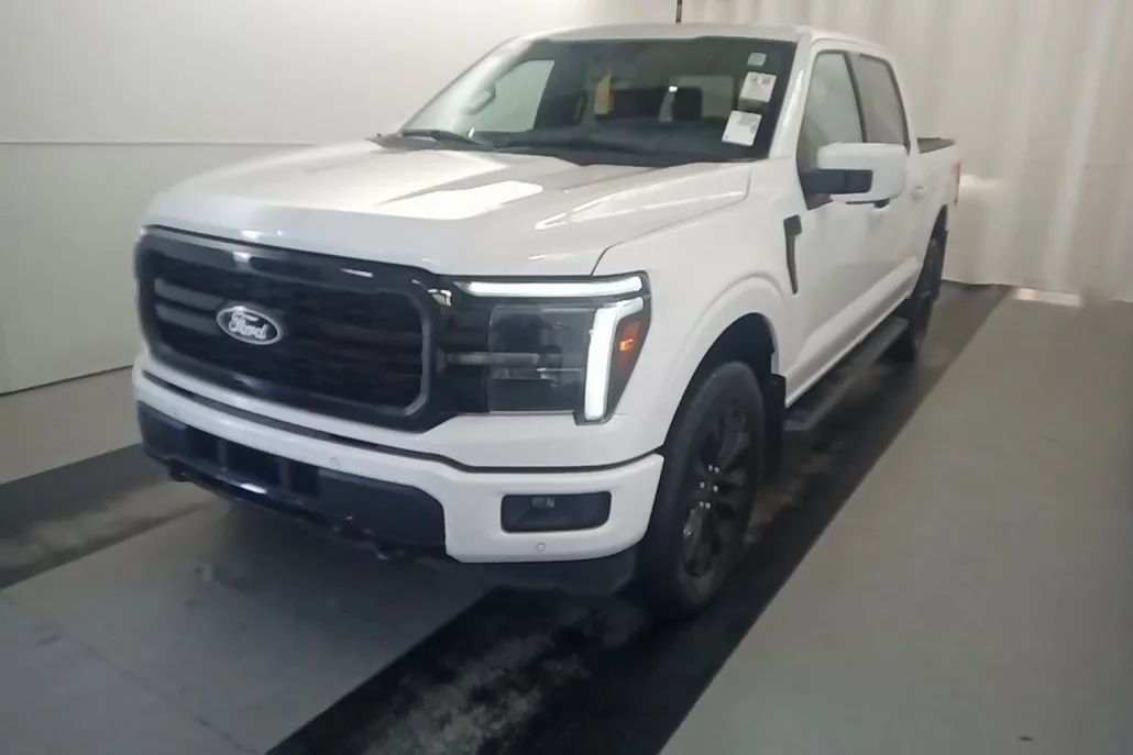 2025 Ford F-150 Lariat photo 1