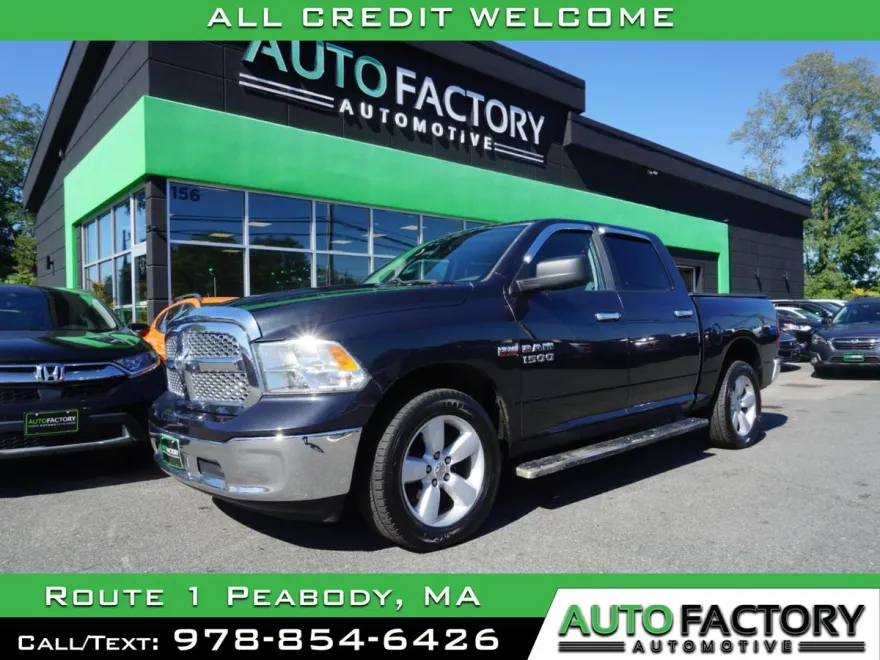 2017 Ram 1500 SLT photo 1