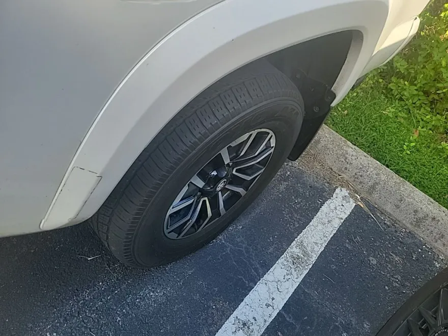 2022 Toyota Tacoma TRD Sport photo 1