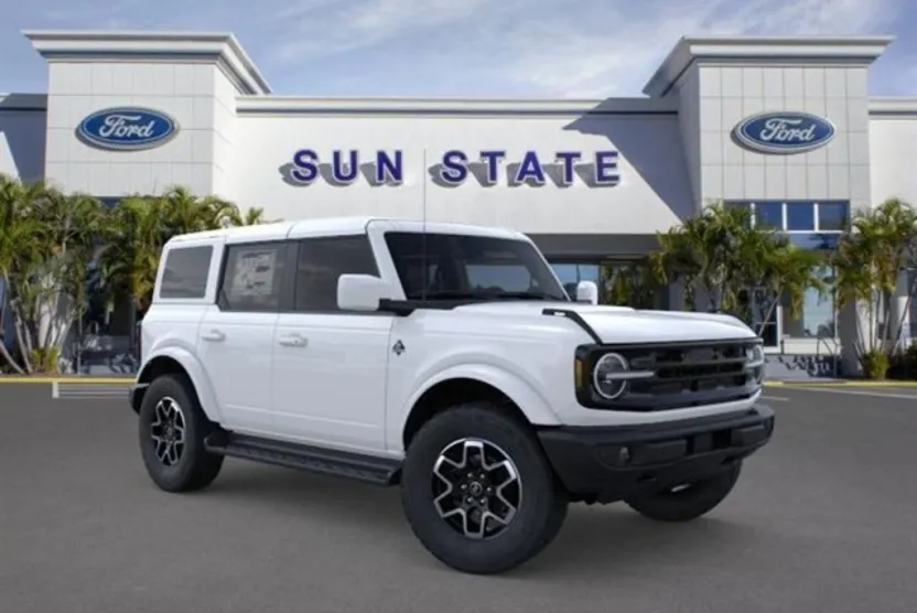 2025 Ford Bronco Outer Banks photo 1