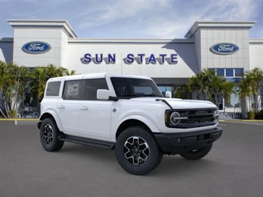 2025 Ford Bronco Outer Banks photo 1