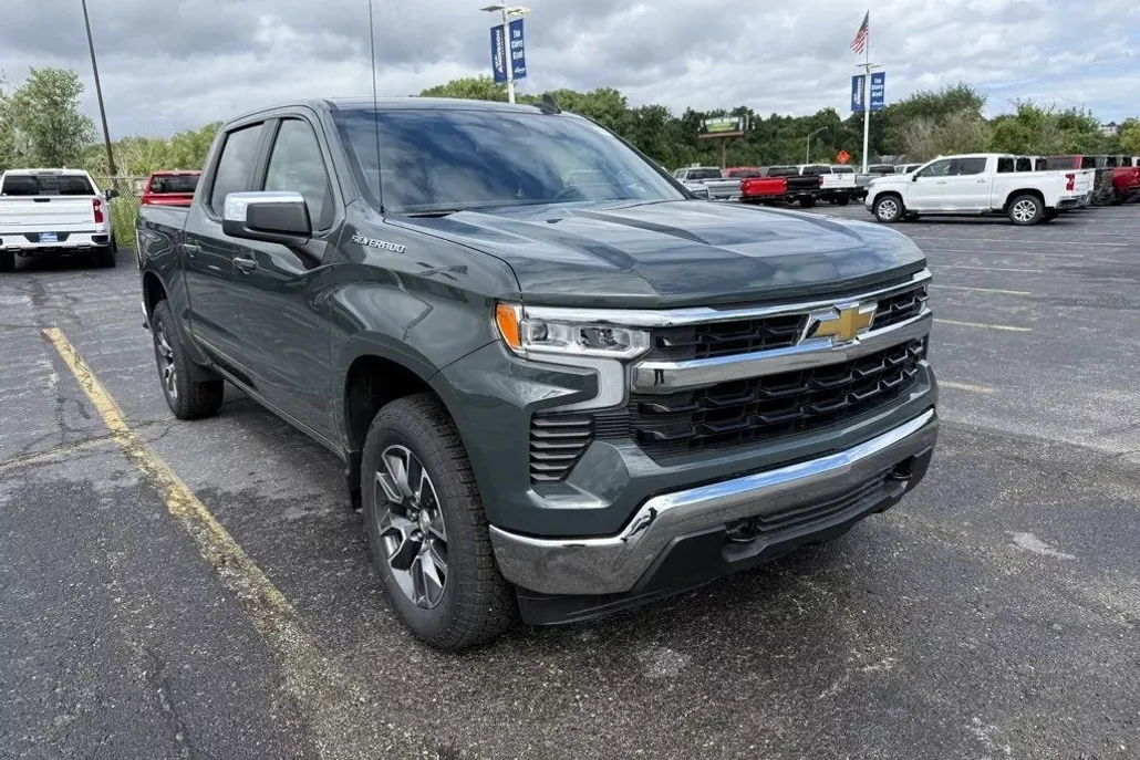 2025 Chevrolet Silverado 1500 LT photo 1