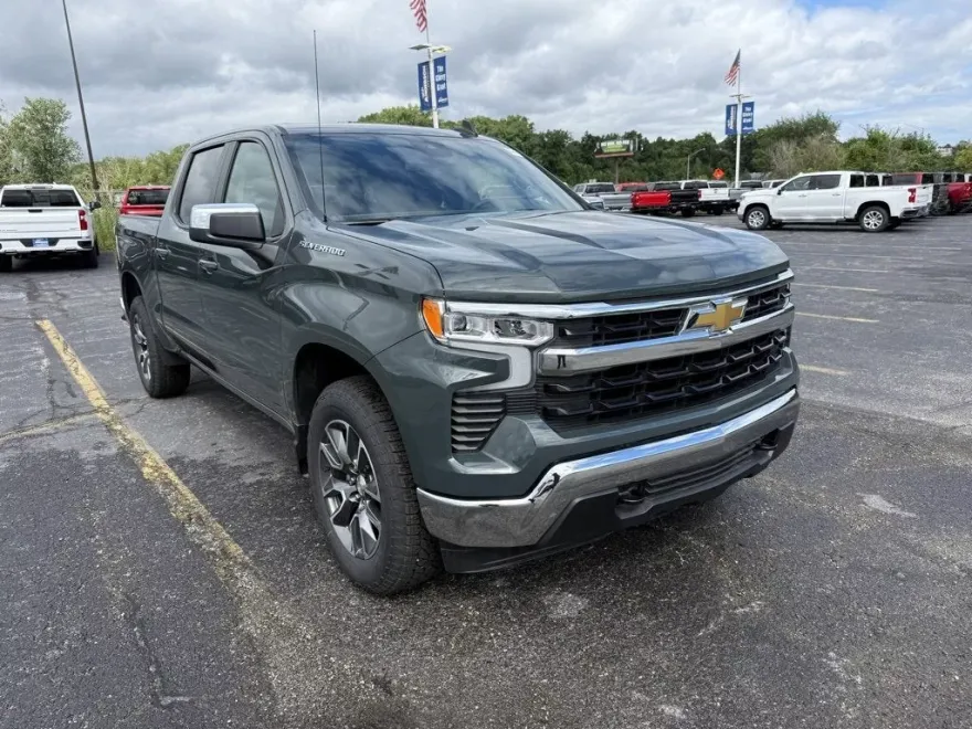 2025 Chevrolet Silverado 1500 LT photo 1