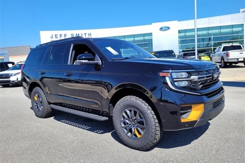 2025 Ford Expedition photo 1