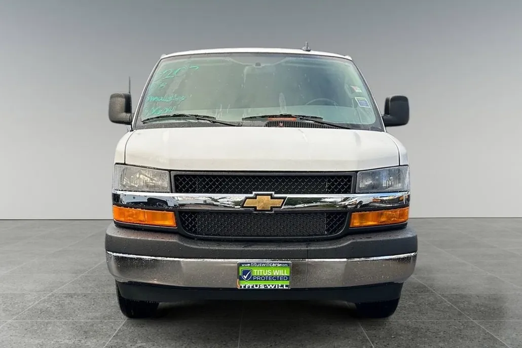 2024 Chevrolet Express 2500 Work Van Cargo photo 1