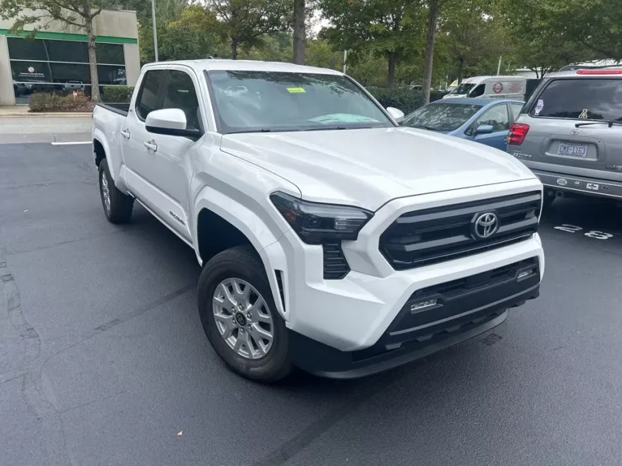 2025 Toyota Tacoma SR5 photo 1