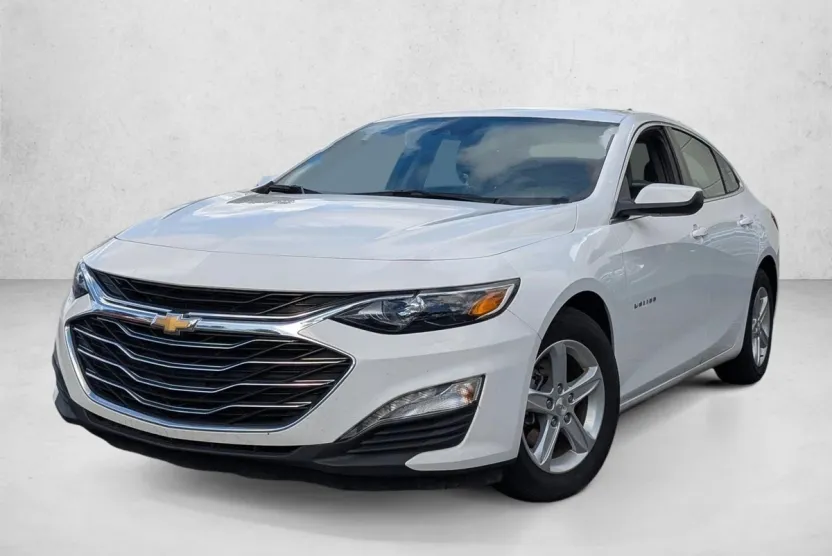 2024 Chevrolet Malibu 1LT photo 1