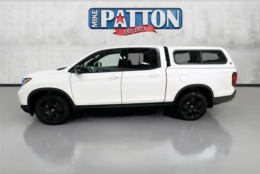 2025 Honda Ridgeline Black Edition photo 1