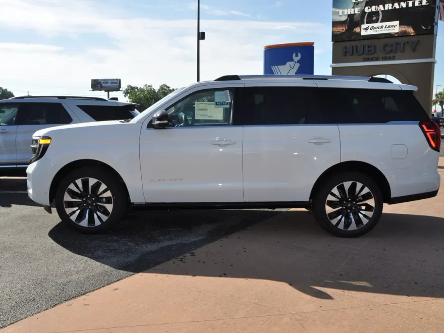 2025 Ford Expedition Platinum photo 1