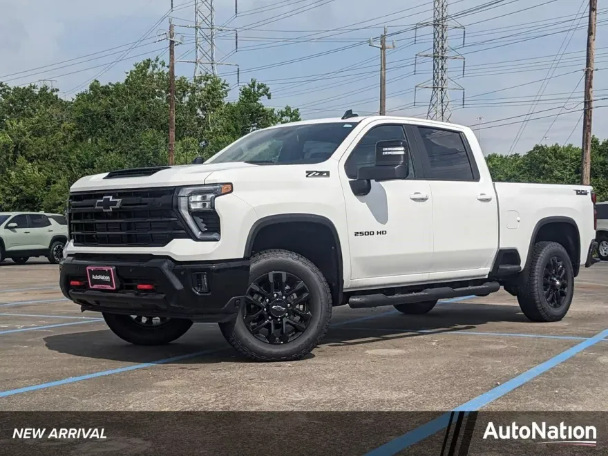 2025 Chevrolet Silverado 2500HD LT photo 1