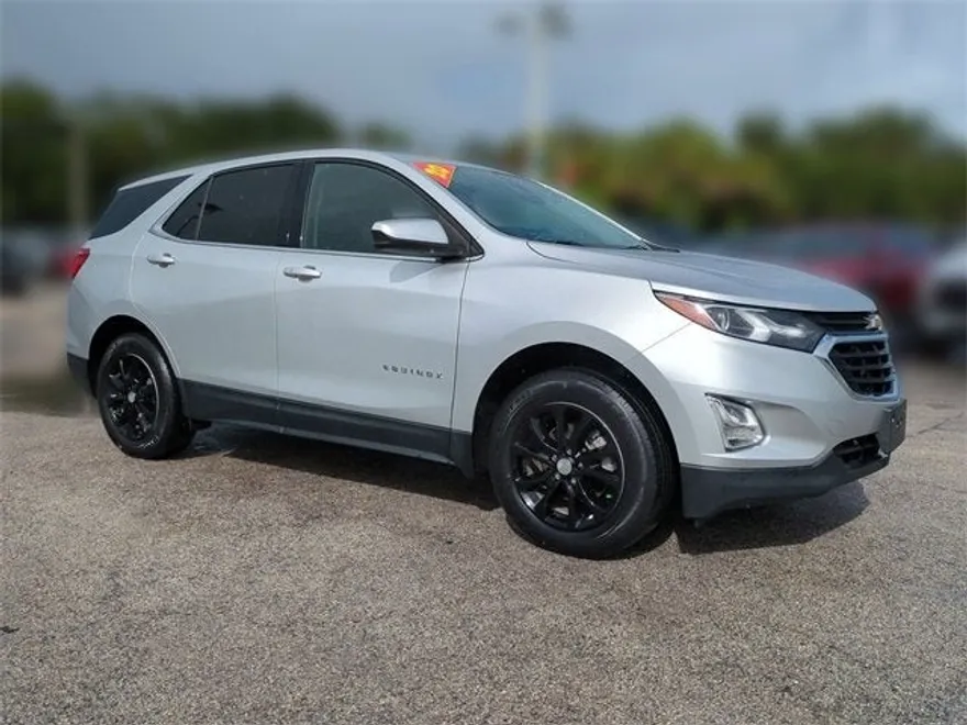 2020 Chevrolet Equinox LT photo 1