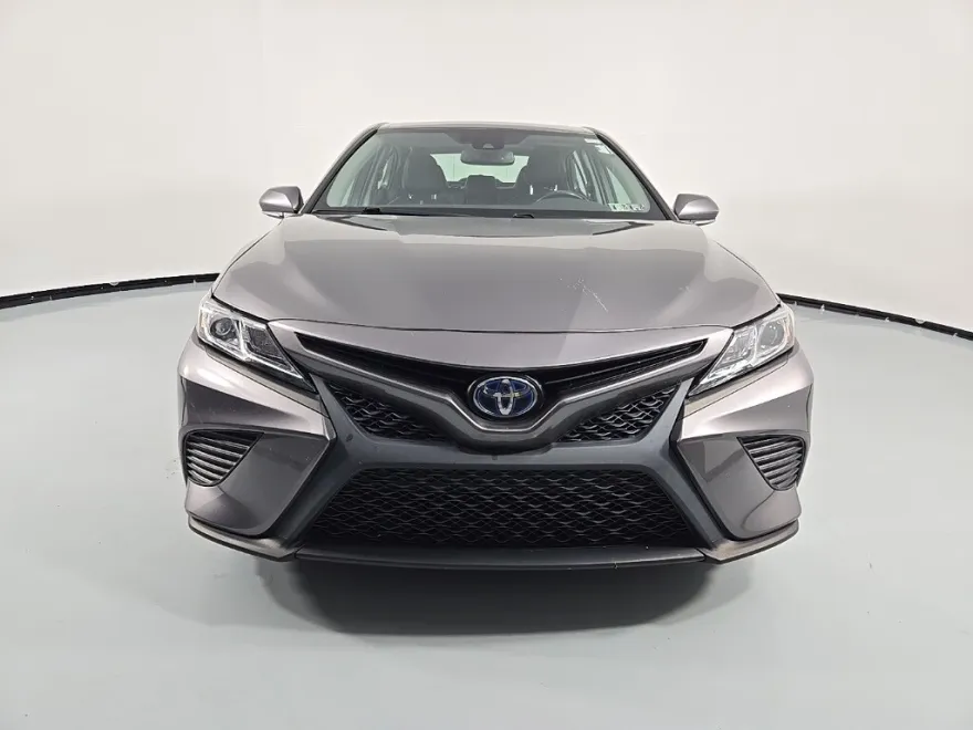2019 Toyota Camry Hybrid SE photo 1