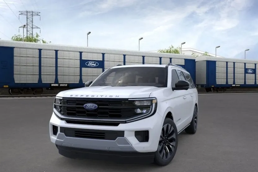 2025 Ford Expedition MAX Platinum photo 1