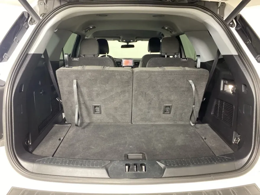 2021 Ford Explorer XLT photo 1