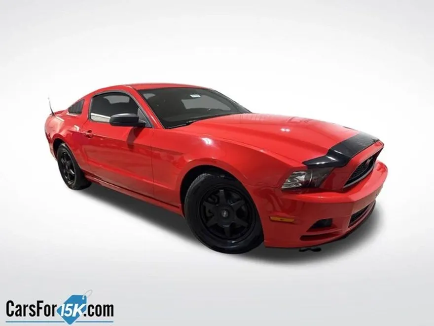 2013 Ford Mustang V6 photo 1