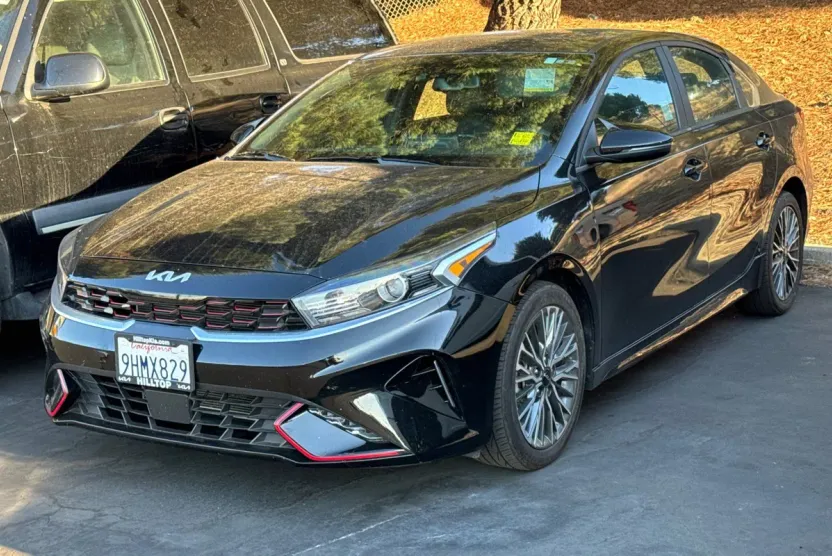 2023 Kia Forte GT-Line photo 1