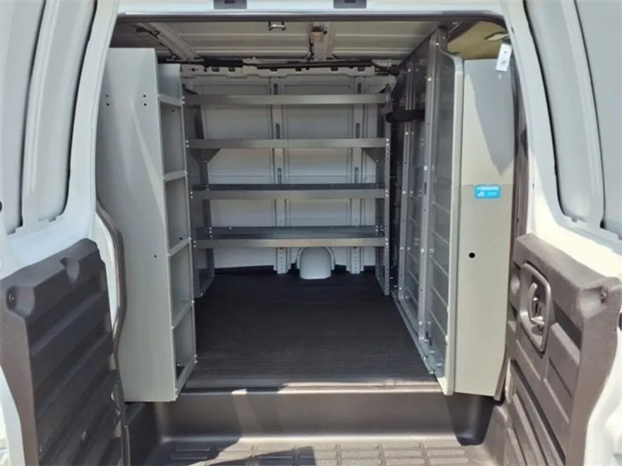 2025 Gmc Savana Cargo 2500 photo 1