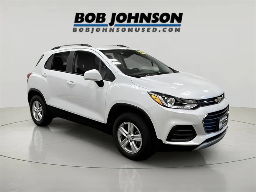 2022 Chevrolet Trax LT photo 1
