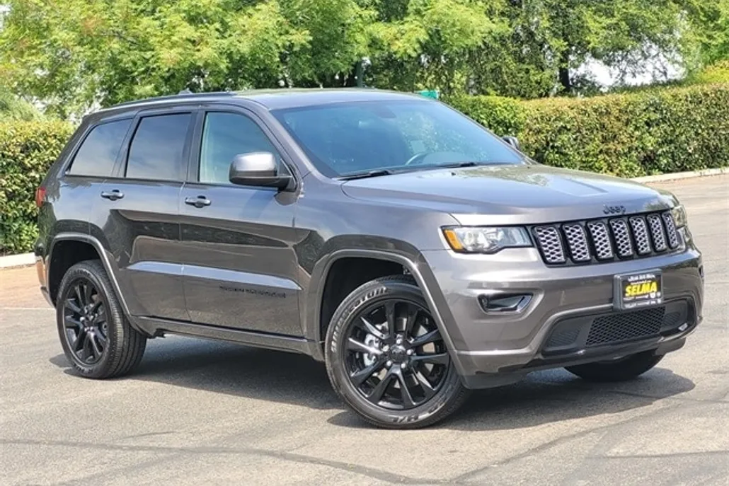 2021 Jeep Grand Cherokee Laredo X photo 1