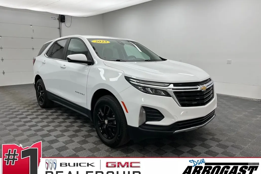 2023 Chevrolet Equinox LT photo 1
